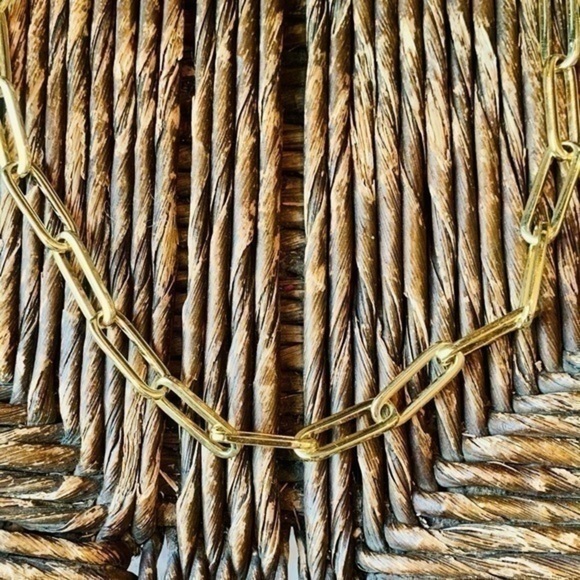 ✨💛 Chunky Gold High Shine Chainlink Necklace ✨NWOT✨ - Picture 4 of 10